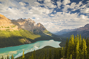 Wide view of Peyto Lake, Banff National Park, UNESCO World Heritage Site, Alberta, Rocky Mountains, Canada, North America