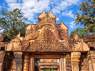 The terracotta-colored sandstone temple of Banteay Srei, Angkor, UNESCO World Heritage Site, Siem Reap, Cambodia, Indochina, Southeast Asia, Asia