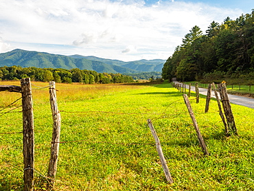 Cades Cove, Great Smoky Mountains National Park, Tennessee, United States of America, North America