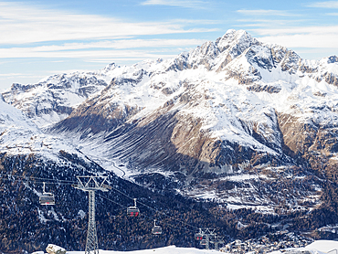 Cable car up to Mount Corvatsch near St. Moritz in the southern Engadine Valley, Graubunden, Switzerland, Europe