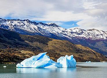 Iceberg on Lake Argentino, Los Glaciares National Park, UNESCO World Heritage Site, Santa Cruz Province, Patagonia, Argentina, South America