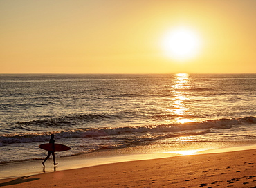 Faro Beach at sunset, Ilha de Faro, Ria Formosa Natural Park, Faro, Algarve, Portugal, Europe