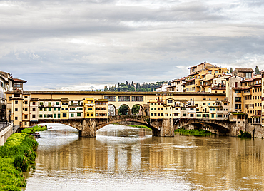 Ponte Vecchio and Arno River, Florence, UNESCO World Heritage Site, Tuscany, Italy, Europe