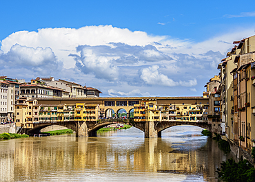 Ponte Vecchio and Arno River, Florence, UNESCO World Heritage Site, Tuscany, Italy, Europe