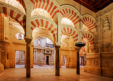 Mezquita-Catedral, cathedral inside the former Great Mosque of Cordoba, interior, UNESCO World Heritage Site, Cordoba, Andalusia, Spain, Europe