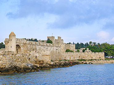 Defensive Wall of the Medieval Old Town, UNESCO World Heritage Site, Rhodes City, Rhodes Island, Dodecanese, Greek Islands, Greece, Europe