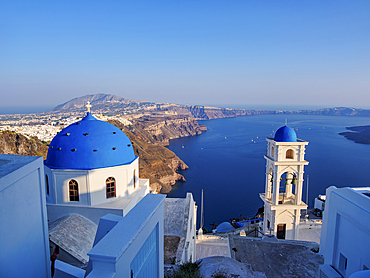 Church of the Resurrection of the Lord at sunset, Imerovigli, Santorini (Thira) Island, Cyclades, Greek Islands, Greece, Europe