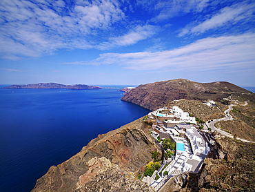 Hotels at the edge of the caldera, Santorini (Thira) Island, Cyclades, Greek Islands, Greece, Europe