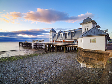 Penarth Pier at dawn, Penarth, Vale of Glamorgan, Wales, United Kingdom, Europe