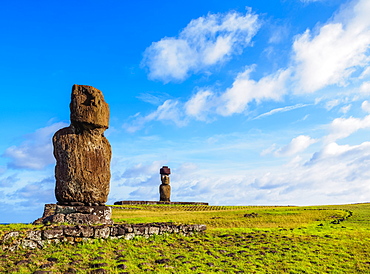 Moais in Tahai Archaeological Complex, Rapa Nui National Park, UNESCO World Heritage Site, Easter Island, Chile, South America