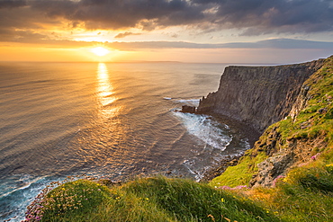 Cliffs of Moher at sunset, Liscannor, County Clare, Munster province, Republic of Ireland, Europe