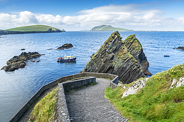 Dunquin pier, Dingle Peninsula, County Kerry, Munster province, Republic of Ireland, Europe