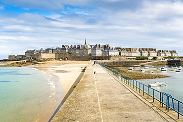 The town seen from the pier, St. Malo, Ille-et-Vilaine, Brittany, France, Europe