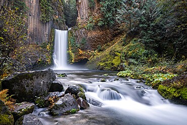 Toketee Falls in autumn, Douglas county, Oregon, United States of America, North America