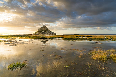 Sunset light, Mont-Saint-Michel, UNESCO World Heritage Site, Normandy, France, Europe