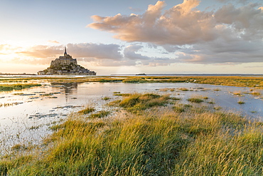 Sunset light, Mont-Saint-Michel, UNESCO World Heritage Site, Normandy, France, Europe