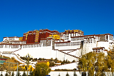 The Potala Palace under blue sky, UNESCO World Heritage Site, Lhasa, Tibet, China, Asia