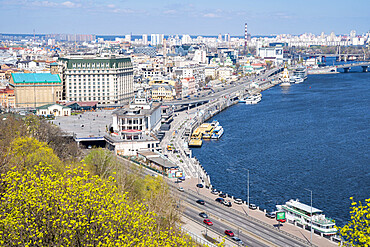 The Dnipro River running through Kyiv, Kyiv (Kiev), Ukraine, Europe