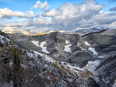 Apennines in winter after a snow storm, Umbria, Italy, Europe