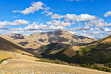 Mount Vettore in autumn, Sibillini Park, Umbria, Italy, Europe