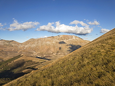 Monte Vettore at sunset in autumn, Apennines, Umbria, Italy, Europe