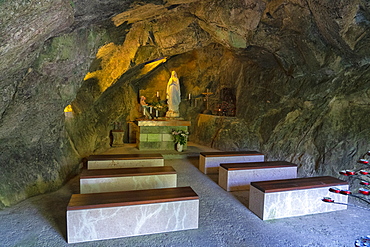 Caglieron caves, Church in a cave, Veneto, Italy, Europe