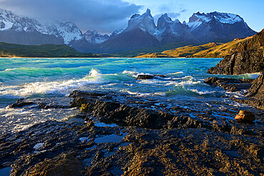 Lake Pehoe and Los Cuernos del Paine, Torres del Paine National Park, Ultima Esperanza Province, Magallanes and Chilean Antactica Region, Patagonia, Chile, South America