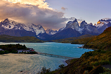 Lake Pehoe and Los Cuernos del Paine, Torres del Paine National Park, Ultima Esperanza Province, Magallanes and Chilean Antactica Region, Patagonia, Chile, South America