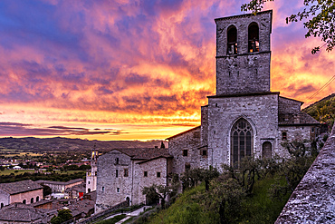 Italy, Umbria, Gubbio, Consoli's Palace and Cathedral at sunset