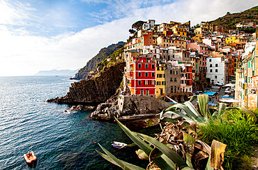 Picturesque village of Riomaggiore in Cinque Terre, UNESCO World Heritage Site, province of La Spezia, Liguria region, Italy, Europe