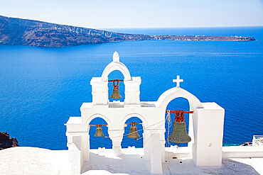 Traditional Greek architecture in Oia, Santorini (Thira), Cyclades, Greek Islands, Greece, Europe