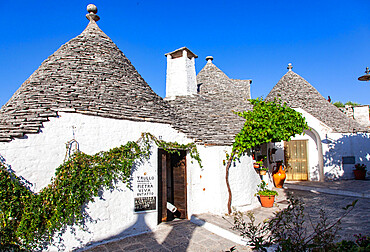 Trulli houses, Alberobello, UNESCO World Heritage Site, Apulia, Italy, Europe