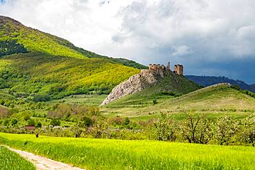 Coltesti Fortress, a spectacular ruin in the panoramic landscape of Trascaului Mountains, Apuseni Mountains, Rimetea, Romania, Europe