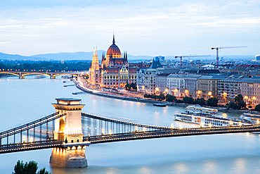 Budapest in the evening, with Parliament and Chain Bridge over the River Danube, UNESCO, Budapest, Hungary