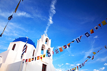 Traditional Greek village of Oia, Santorini, Cyclades, Greek Islands, Greece, Europe