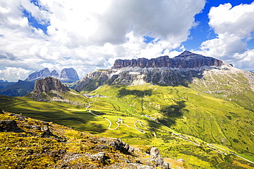 Pordoi Pass road with Sella Group and Sassolungo group, Pordoi Pass, Fassa Valley, Trentino, Dolomites, Italy, Europe