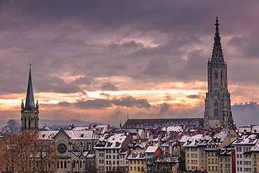 Sunset above Bern Minster (Cathedral) (Berner Munster), Bern, Canton of Bern, Switzerland, Europe