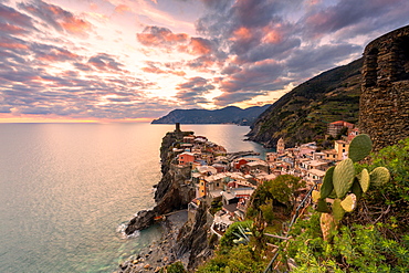 Elevated view of Vernazza at sunset, Cinque Terre, UNESCO World Heritage Site, Liguria, Italy, Europe