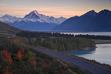 Mount Cook on an autumn morning, UNESCO World Heritage Site, Southern Alps, South Island, New Zealand, Pacific