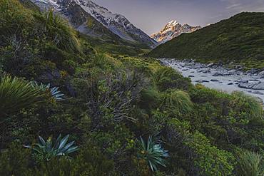 Mount Cook landscape from the Hooker Valley, Mount Cook National Park, UNESCO World Heritage Site, Southern Alps, South Island, New Zealand, Pacific