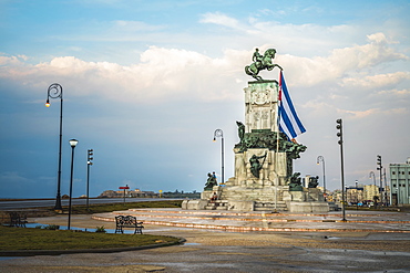 Monumento al General Antonio Maceo, Malecon, La Habana (Havana), Cuba, West Indies, Caribbean, Central America