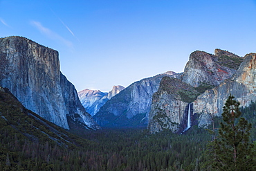 Yosemite Valley and Bridalveil Fall from Tunnel View, Yosemite National Park, UNESCO World Heritage Site, California, United States of America, North America