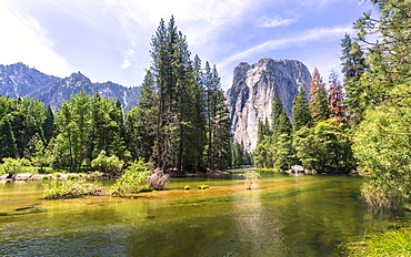 Cathedral Rocks from Yosemite Valley, UNESCO World Heritage Site, California, United States of America, North America