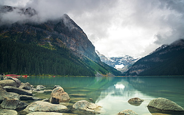 Cloudy Lake Louise, Banff National Park, UNESCO World Heritage Site, Alberta, Rocky Mountains, Canada, North America