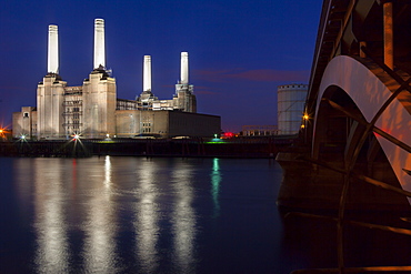 Battersea Power Station and Battersea Bridge at night, London, England, United Kingdom, Europe