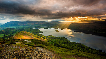 Sunrise over Derwentwater from the ridge leading to Catbells in the Lake District National Park, UNESCO World Heritage Site, Cumbria, England, United Kingdom, Europe