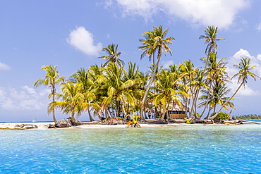 The beautiful Island Pelicano in the San Blas Islands, Kuna Yala, Panama, Central America