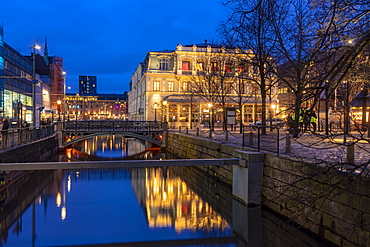 Brunnsparken at Gustav Adolf Torg at night in Goteborg (Gothenburg), Vastra-Gotaland County, Sweden, Scandinavia, Europe