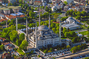 Aerial of Sultan Ahmet Mosque (Blue Mosque), UNESCO World Heritage Site, Istanbul, Turkey, Europe