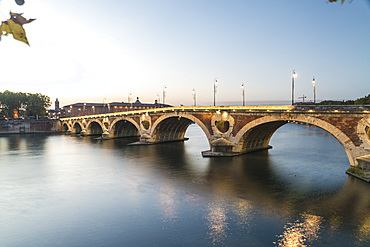 Pont Neuf (New Bridge) on the Garonne River, Toulouse, Haute-Garonne, Occitaine, France, Europe